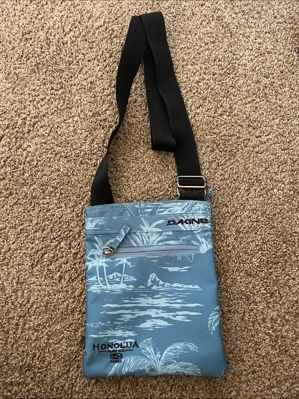 Dakine Blue Palm-Print Messenger Crossbody